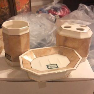 Croscill tumbler with soap and tooth brush holder